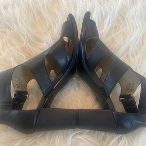Naturalizer Black Leather Sandal